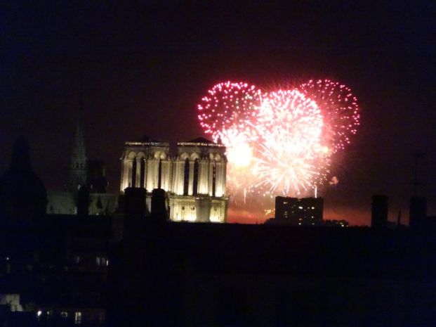 DSC01672 Feuerwerk Notre Dame (4)