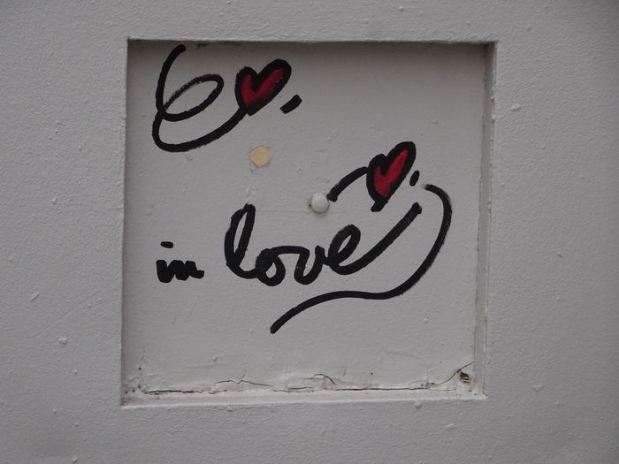 DSC01293 Street art in love Marais (1)